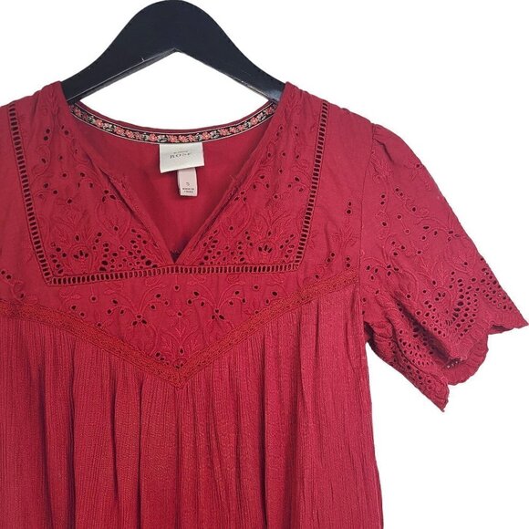 Knox Rose Acid Wash Red Crochet Eyelet Lace V Neck Boho Top - Picture 3 of 9